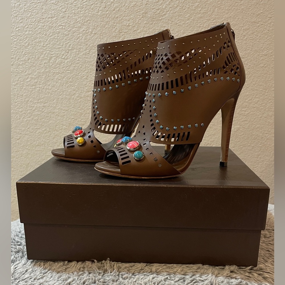 Gucci Heels - Picture 3 of 9